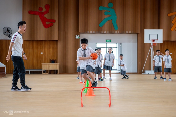 Trường công ở Hà Nội có giường tầng, phòng ngủ trưa cho học sinh - 13