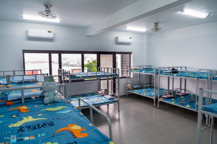 Trường công ở Hà Nội có giường tầng, phòng ngủ trưa cho học sinh - 17