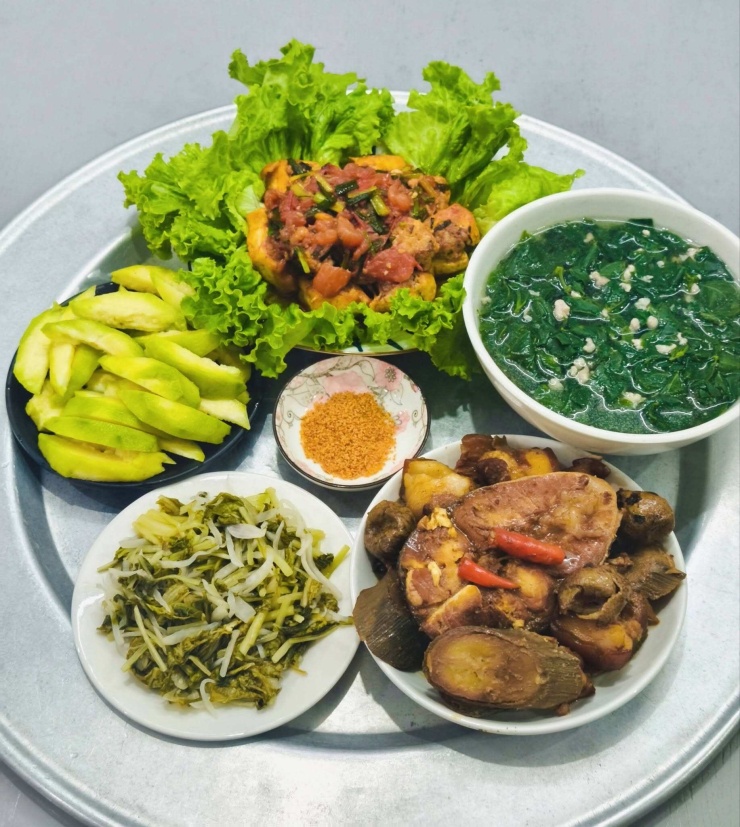Gợi ý 10 mâm cơm gia đình mùa mưa bắt mắt vừa bổ dưỡng vừa dễ làm - 8