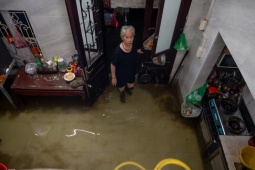 Khu dân cư ngập nước suốt 3 ngày ở Thủ đô