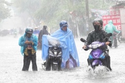 Hà Nội mưa suốt đêm, xuất hiện hàng loạt điểm ngập
