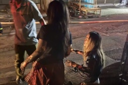 Nhân chứng kể khoảnh khắc hai mẹ con nhảy sang mái nhà bên, thoát khỏi đám cháy ở TPHCM lúc rạng sáng