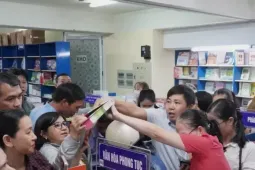Thủ tướng chỉ đạo xử lý ngay tình trạng thiếu sách giáo khoa, bất cập suất ăn học đường