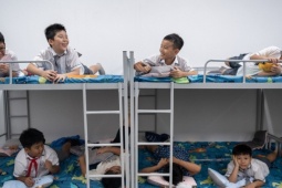 Trường công ở Hà Nội có giường tầng, phòng ngủ trưa cho học sinh