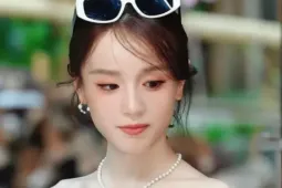 Trương Nhã Kỳ bị cắt sóng