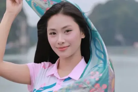 53 cô gái Hoa hậu Việt Nam giữa non nước vịnh Lan Hạ