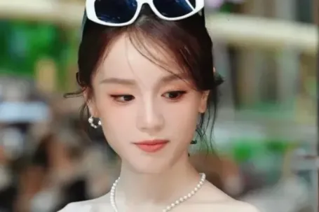 Trương Nhã Kỳ bị cắt sóng