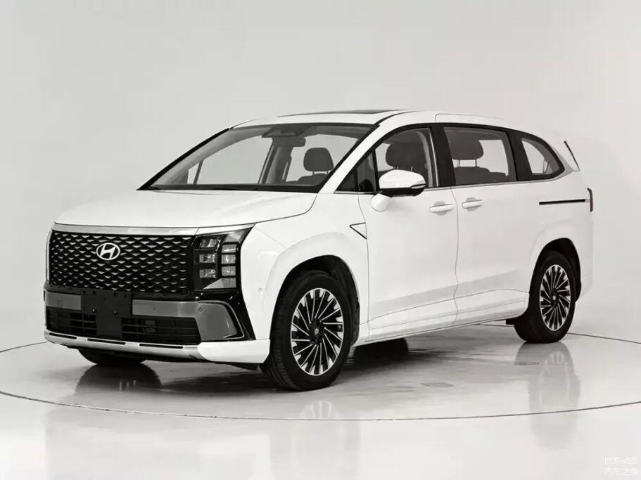 Hyundai Custin mới vừa lộ diện tại Trung Quốc với diện mạo được làm mới đáng kể ở phần đầu xe.
