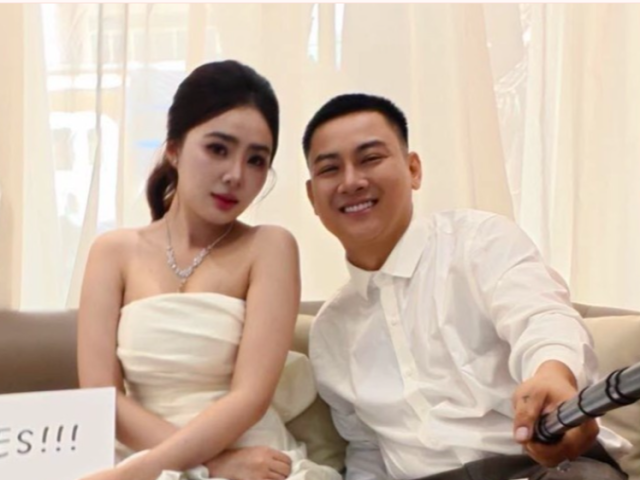 Khoảnh khắc hạnh phúc trong ngày cưới của ca sĩ Hoài Lâm và bà xã Ngọc Trinh.