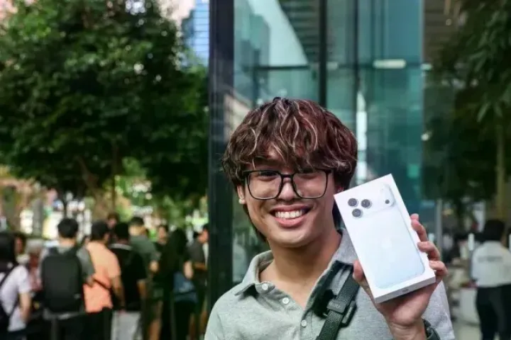 'Fan Táo' quốc tế xếp hàng chờ mua iPhone 18, Singapore có người mua 33 chiếc