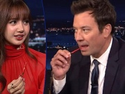 Lisa mời Jimmy Fallon ăn thử tôm khô, ớt quả