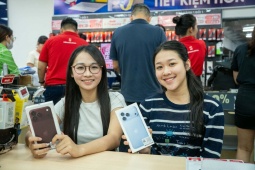 Những người đầu tiên sở hữu iPhone 18 Pro series tại Việt Nam, nói gì?
