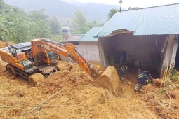 Vụ 3 người bị vùi lấp do sạt lở ở Phú Thọ: Khi đất đá tràn xuống, không ai hay biết