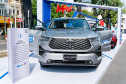 Toyota mở ra không gian trải nghiệm công nghệ hybrid giữa lòng Hà Nội