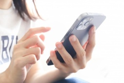 Ghen tị hôn nhân của tình cũ, cô gái lên Instagram tung tin giả "giật gân" và cái kết
