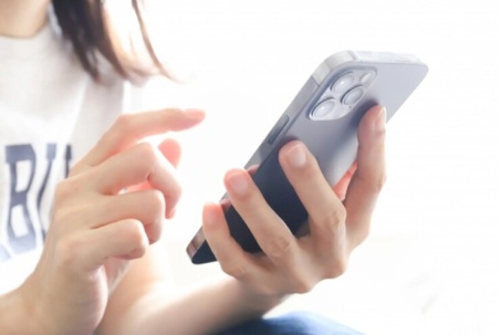 Ghen tị hôn nhân của tình cũ, cô gái lên Instagram tung tin giả "giật gân" và cái kết