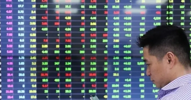 VN-Index đảo chiều trước giờ nâng hạng