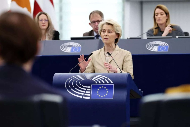 Chủ tịch Ủy ban châu Âu Ursula von der Leyen phát biểu trong một cuộc tranh luận về An ninh và Quốc phòng châu Âu, thuộc khuôn khổ phiên họp toàn thể tại Nghị viện châu Âu ở Strasbourg, miền đông nước Pháp, ngày 28/2/2024. (Ảnh: Eastnews.ua)