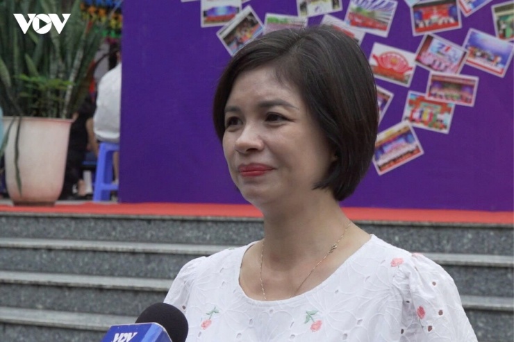 Phụ huynh Lại Thị Hưng, Trường THCS Trần Duy Hưng, cho rằng dù tuyển sinh bằng thi tuyển hay xét tuyển, cần có một thước đo đủ tin cậy để đánh giá đúng năng lực học sinh, bảo đảm công bằng.