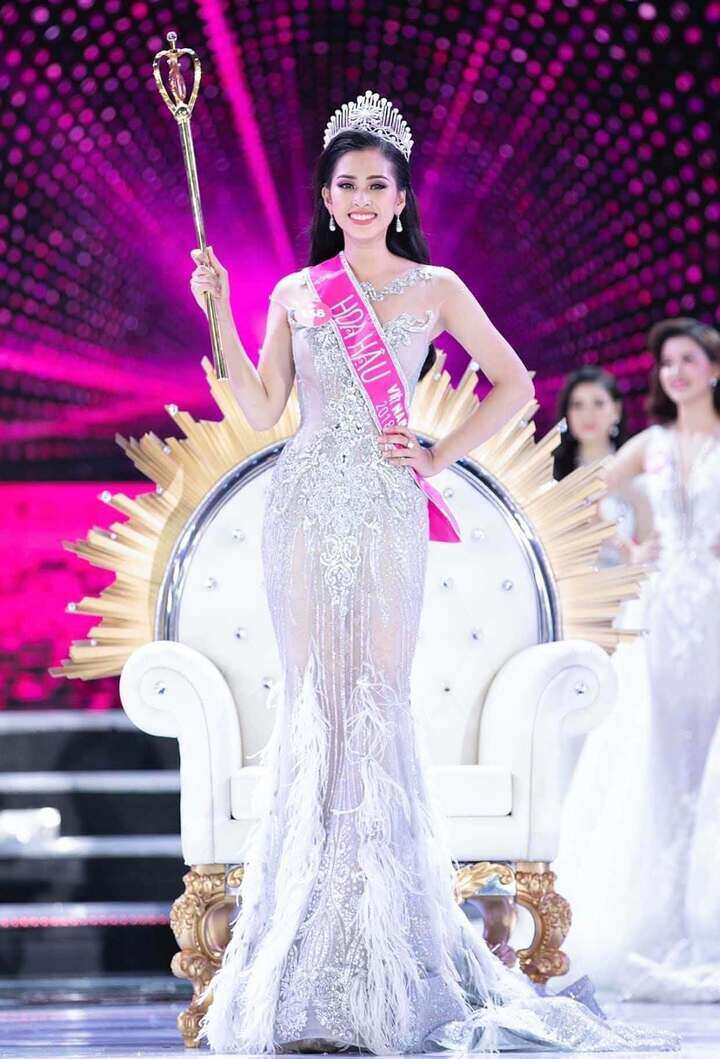 Tiểu Vy sau 8 năm đăng quang Hoa hậu Việt Nam - 1