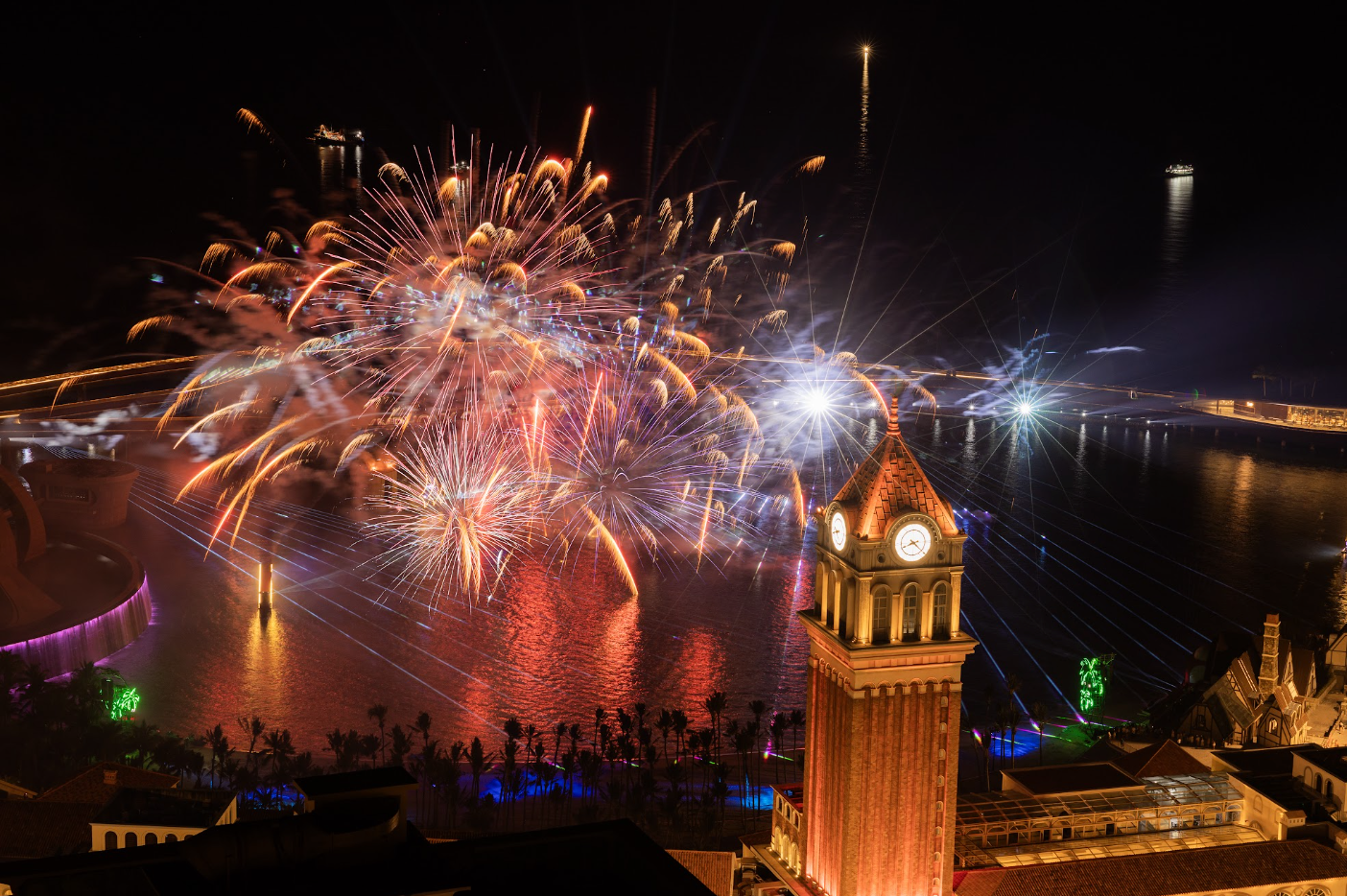 Show diễn Symphony of the Sea, Sunset Town