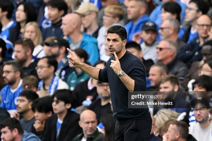 Arteta thua sốc 0-3: Arteta thừa biết "Pháo thủ" gặp rắc rối từ pha ném biên đầu tiên