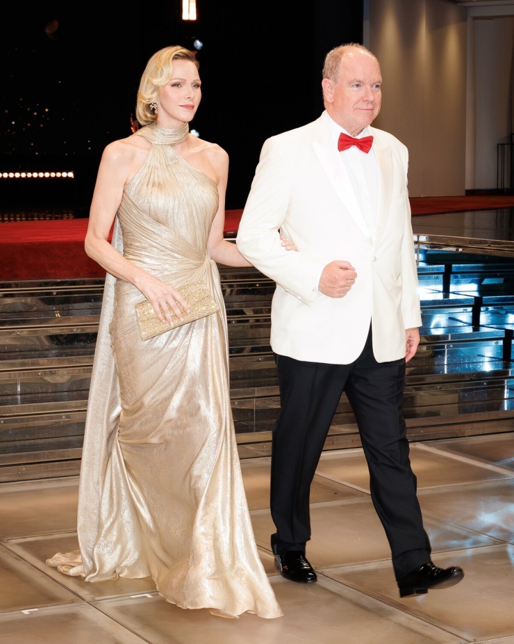 Phong cách thanh lịch của Vương phi Monaco - 2