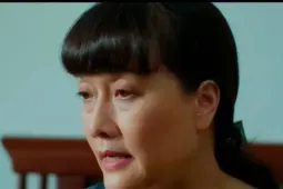 Người mẹ cay nghiệt của Vân Dung thành tâm điểm tranh luận