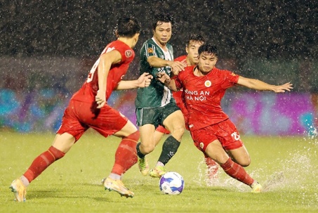 Video bóng đá Đồng Nai - Công an Hà Nội: Thẻ đỏ tai hại, bùng nổ 6 phút 3 bàn (V-League)