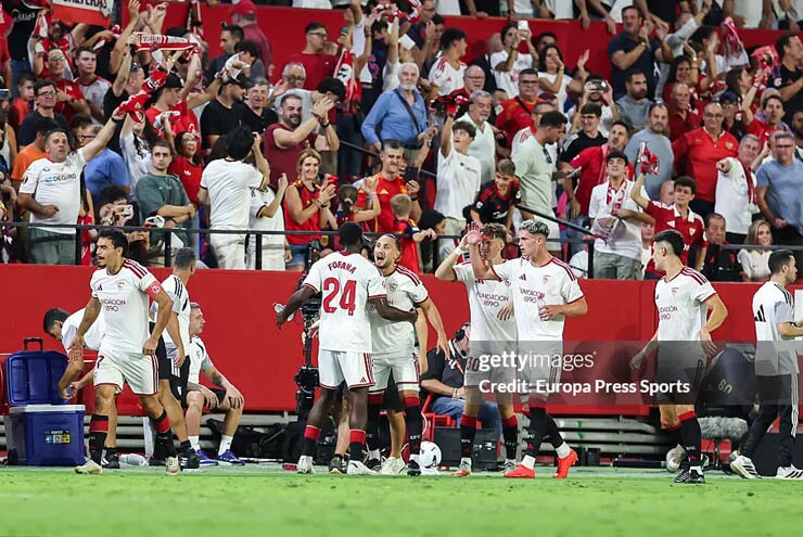 Niềm vui sớm nở của Sevilla