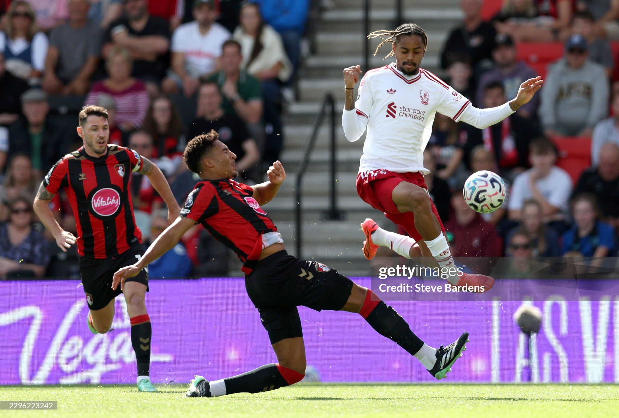 Trực tiếp bóng đá Bournemouth - Liverpool: "Lữ đoàn đỏ" xuất sắc bảo vệ thành quả (Hết giờ) - 4