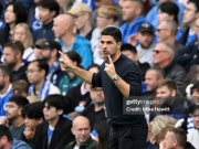 Arteta thua sốc 0-3: Arteta thừa biết "Pháo thủ" gặp rắc rối từ pha ném biên đầu tiên