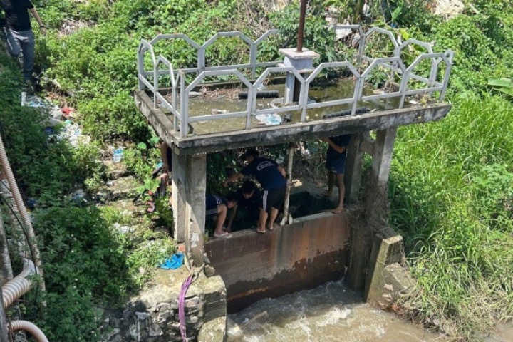 Vụ nam sinh ngã xuống cống tử vong ở Hà Nội: Phường Đông Ngạc báo cáo gì về đơn vị quản lý, duy tu?
