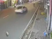 Truy tìm ô tô húc văng hai người đi xe máy ở TPHCM