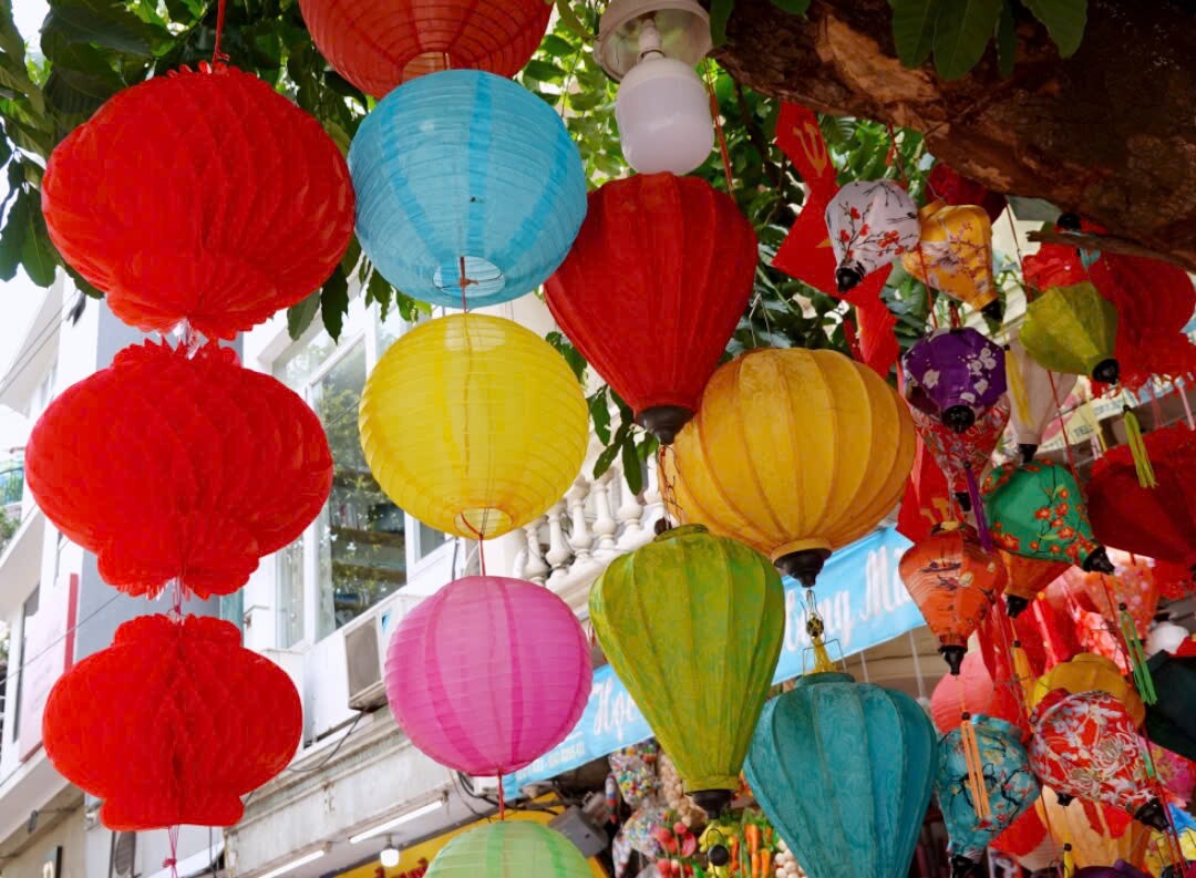 Không gian Hàng Mã được quy hoạch gọn gàng, mang đến trải nghiệm tốt cho du khách. Ảnh: Linh Vũ