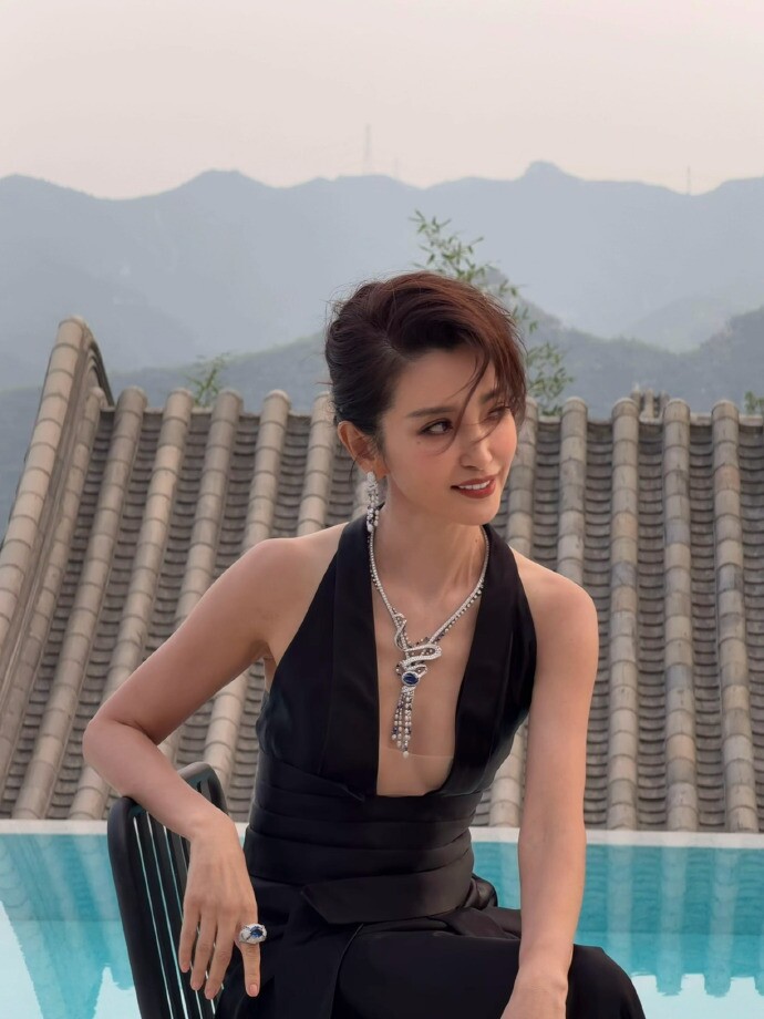 U60 Lý Băng Băng hở bạo dự tiệc thượng lưu - 7