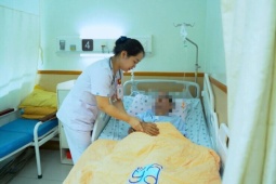 Dùng nước chanh chữa bệnh, người đàn ông hôn mê trong chuyến du lịch
