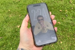 Tròn 1 năm lên kệ, iPhone 17 còn đáng giá không?