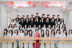 Một lớp có 17 học sinh giành suất du học 4 châu lục, 18 em đạt IELTS từ 8.0
