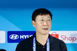 HLV Kim tất tay cho hàng công: Ngô Đăng Khoa sẽ là 'bài tẩy' của Việt Nam?