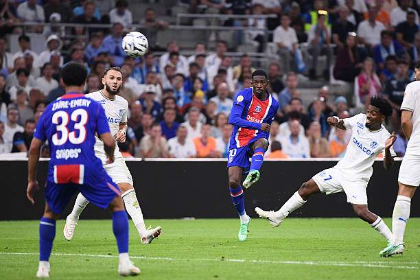 Dembele và hàng công PSG rất vô duyên trong hiệp 1
