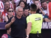 Real Madrid tố cáo trọng tài lên La Liga, Mourinho đá xoáy cả Barcelona vì được thiên vị