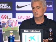 Tranh cãi derby Madrid: Mourinho in ảnh 2 pha phạm lỗi của Atletico mang đi dự họp báo