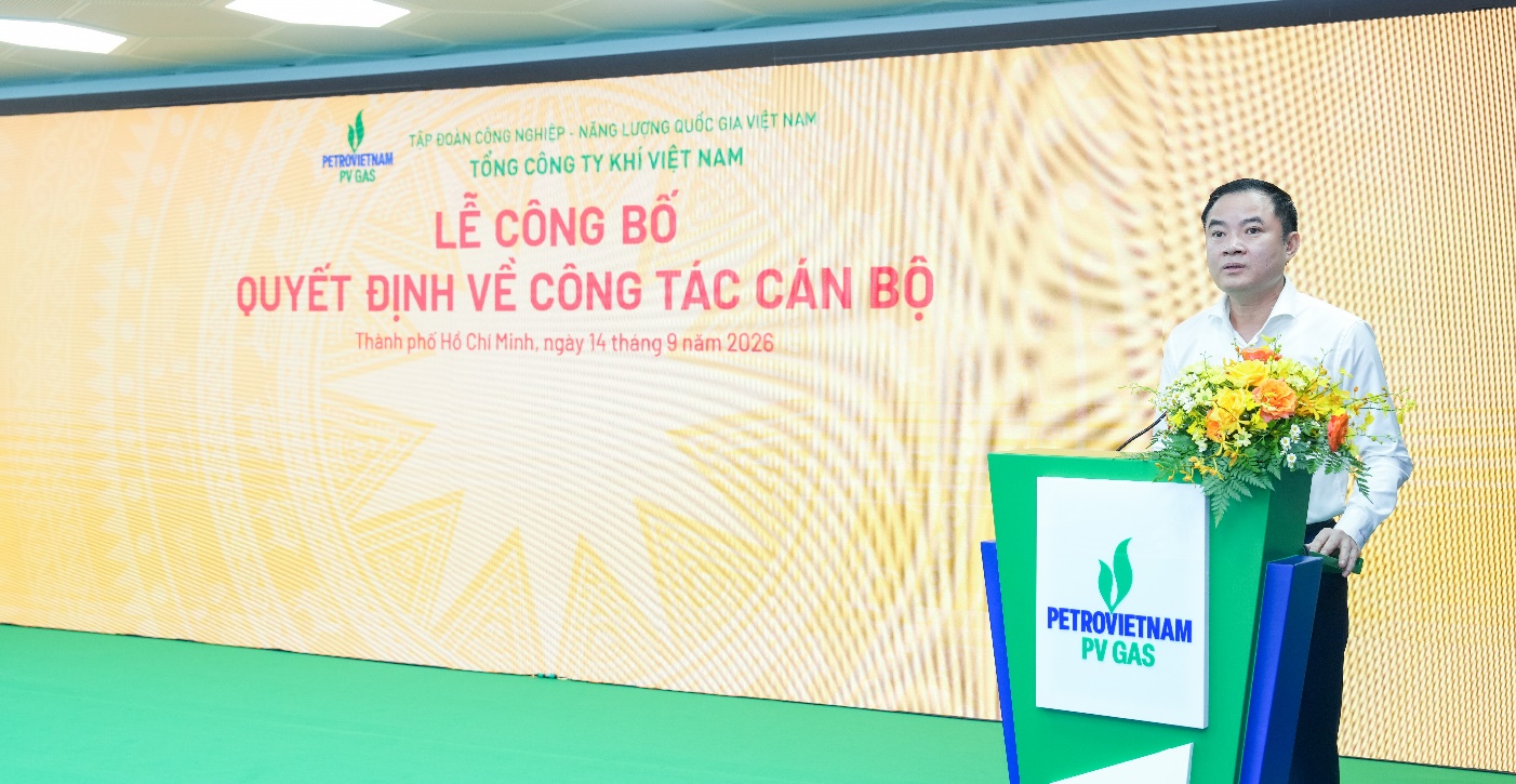 Bí thư Đảng ủy, Chủ tịch HĐTV Petrovietnam Lê Ngọc Sơn phát biểu chỉ đạo và giao nhiệm vụ tại buổi lễ
