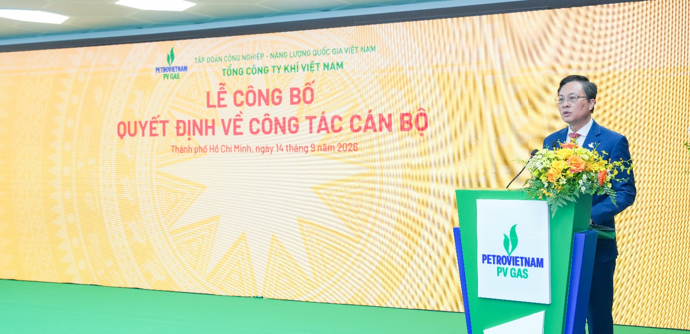 &nbsp;Chủ tịch HĐQT PV GAS Bùi Minh Tiến đại diện các đồng chí được bổ nhiệm phát biểu tại buổi lễ