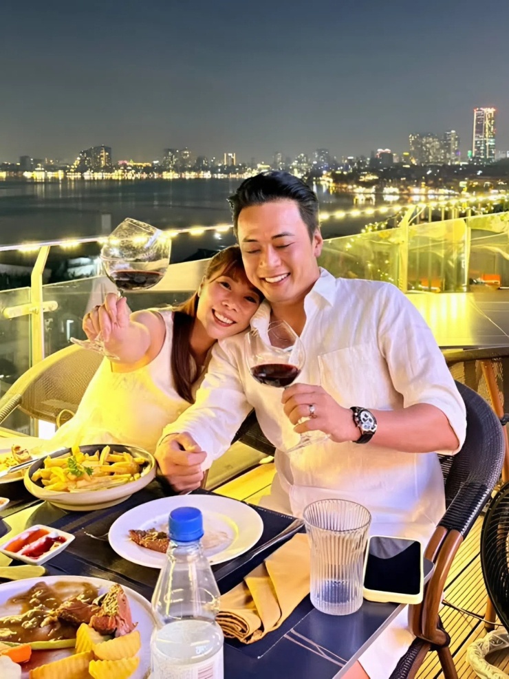 Ảnh sao 22/9: Hồng Đăng cảm ơn vợ vì 25 năm đồng hành - 2