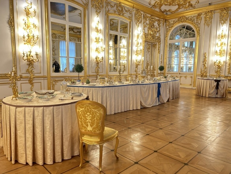 Một phòng ăn trong Cung điện Catherine (Cung điện Mùa Thu)