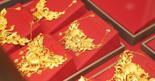 Vàng nhẫn mua vào - bán ra chênh lệch tới 4 triệu đồng/lượng