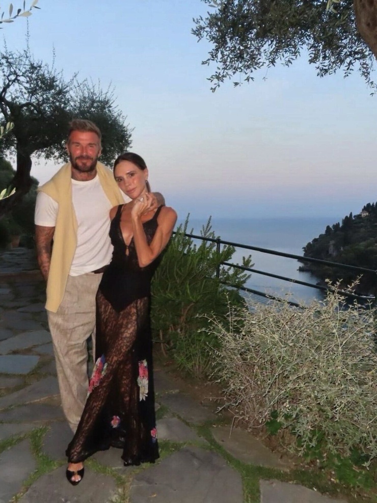 Phong cách nghỉ dưỡng của vợ chồng David Beckham - 3