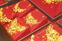 Vàng nhẫn mua vào - bán ra chênh lệch tới 4 triệu đồng/lượng
